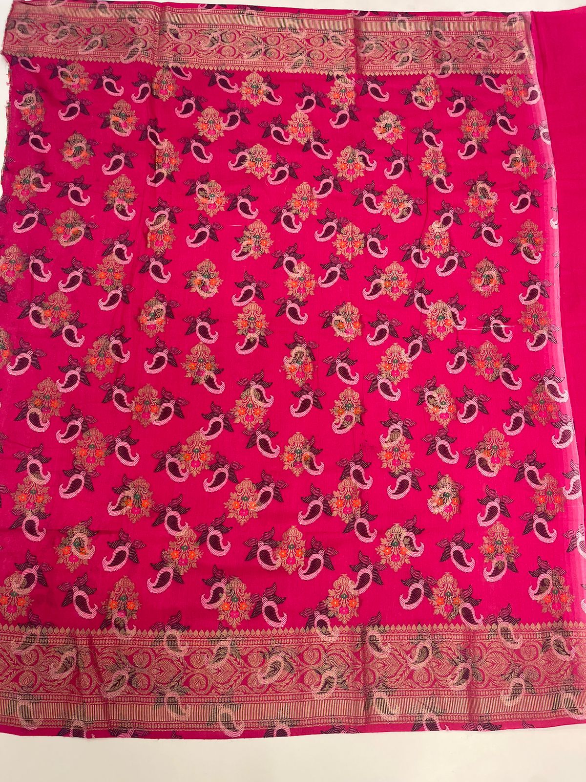 Faishana Pure Silk Handloom Pink Katan Georgette Digital Printed Zari Floral Jaal Kadhwa Banarasi Border with Pink Blouse.