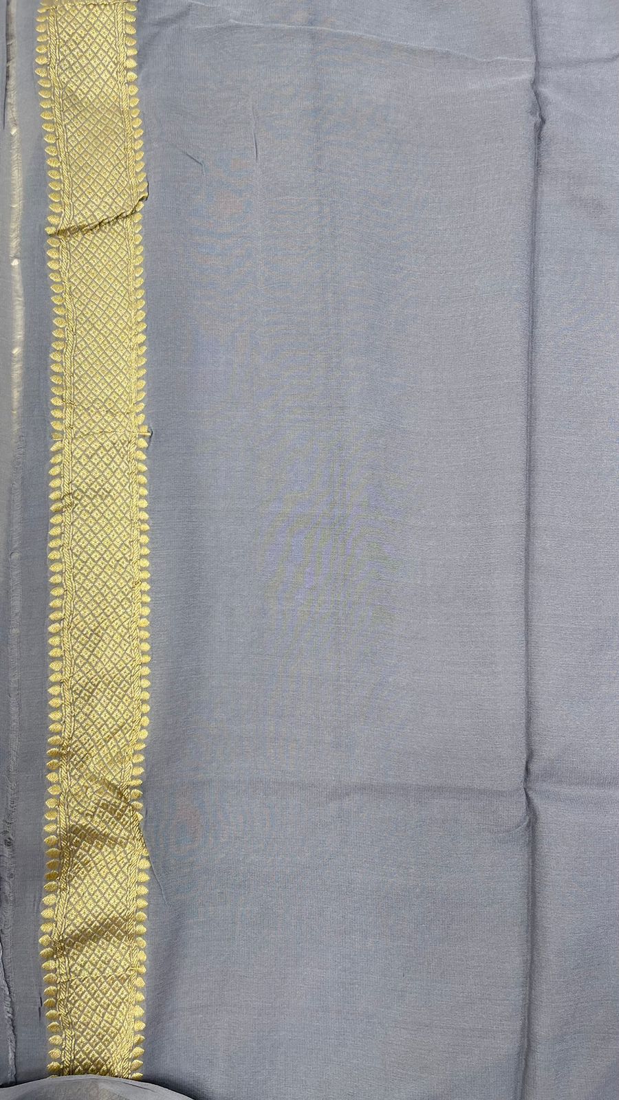 Faishana Pure Silk Handloom Exquisite Grey Khaddi Georgette Hand Brush Floral Zari Kadhwa Jaal with Banarasi Zari Border with Grey Blouse