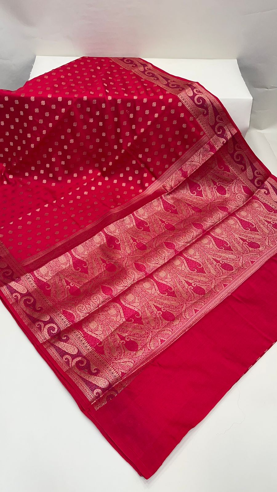 Regal Elegance: Faishana's Exquisite Pure Silk Handloom Red Chiniya Silk Saree with Gold Zari Booti & Tilfi Anchal with Tilfi Zari Border and with Red Blouse