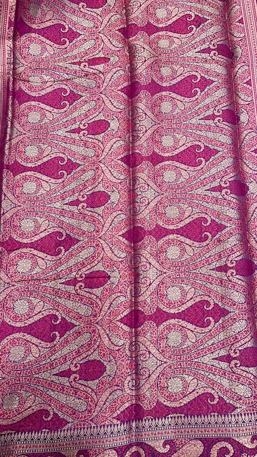 Regal Elegance: Faishana's Pure Silk Handloom Purple Chiniya Silk with Gold Zari Booti Tilfi Anchal and Tilfi Zari Border Paired with Exquisite Purple Blouse Piece