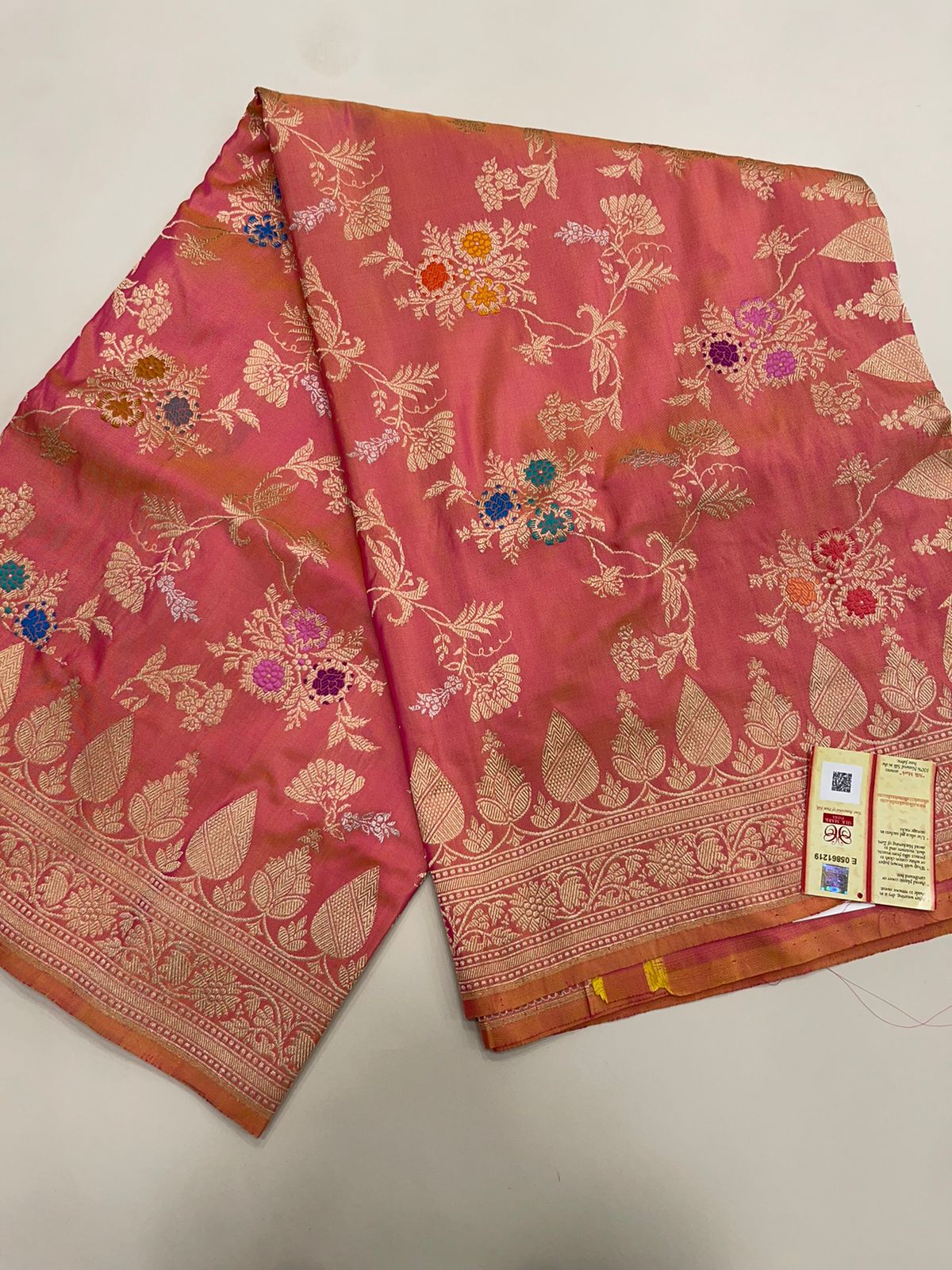 Timeless Elegance: Faishana Pure Silk Handloom Unveils Peach Ektara Dhoop Chav Katan Silk Kadhua Minakari Floral Jangla Jaal with Peach Stripe Blouse Saree