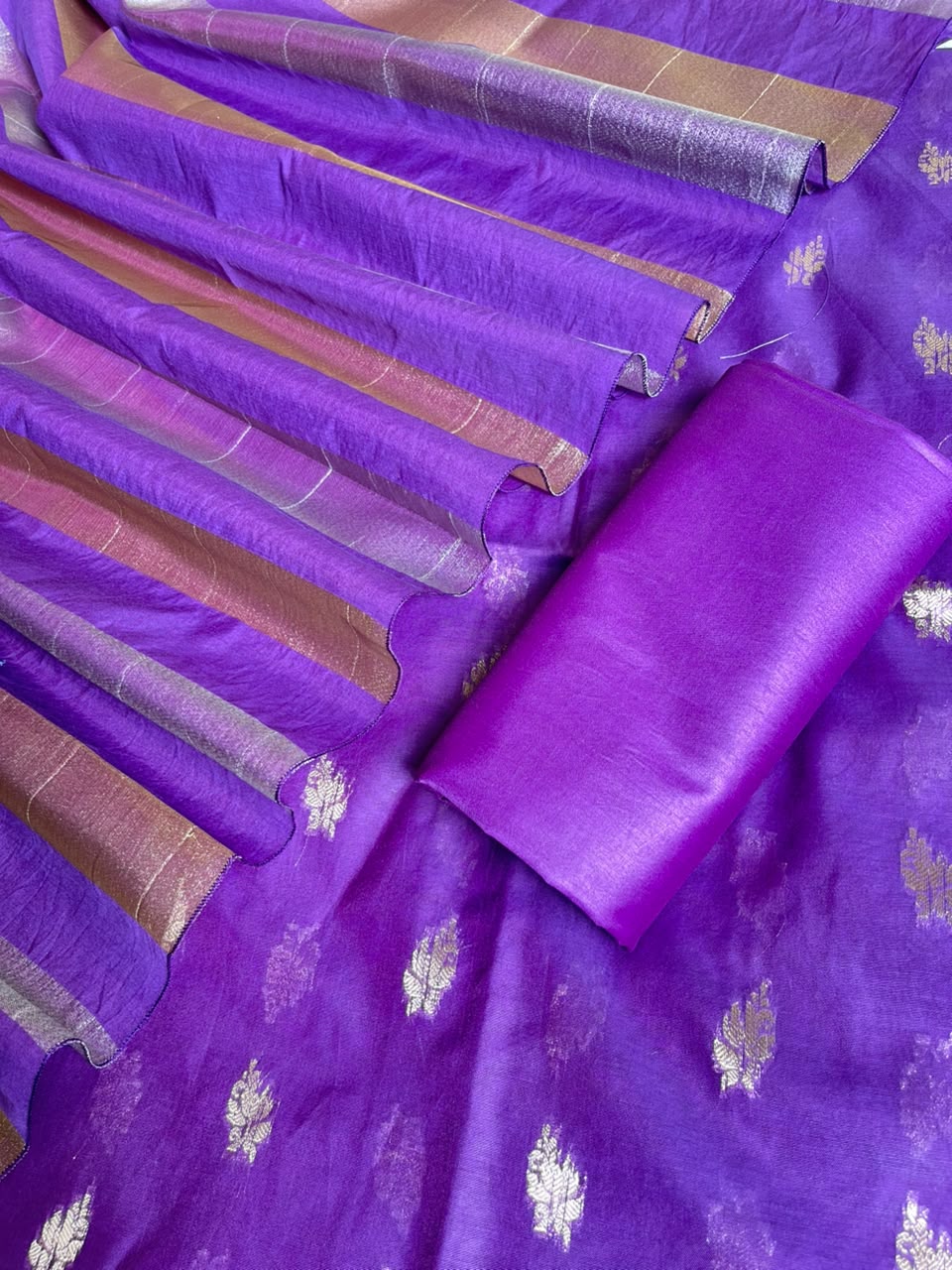 Purple Mul Chanderi Zari Booti Banarasi Suit with Organza Sona Rupa Patti Dupatta 100JJ_MLC10