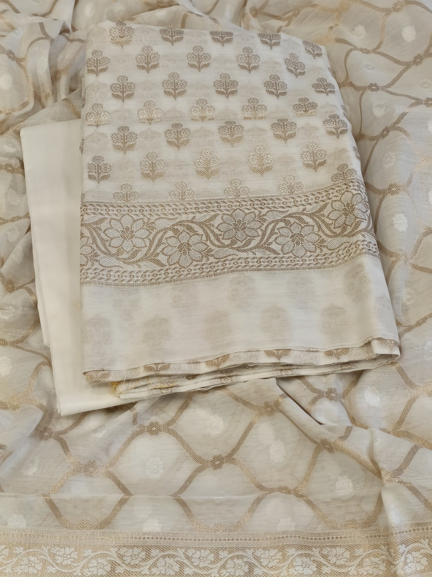 White Cotton Floral Silver Zari Booti Banarasi Suit with Alfi Jaal Dupatta Banarasi Suit 115SHL_CTN1