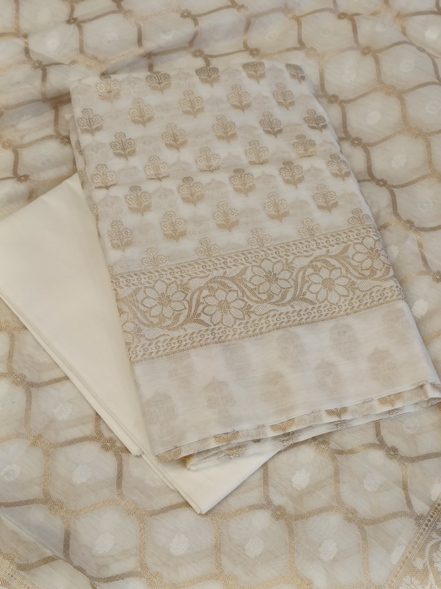 White Cotton Floral Silver Zari Booti Banarasi Suit with Alfi Jaal Dupatta Banarasi Suit 115SHL_CTN1