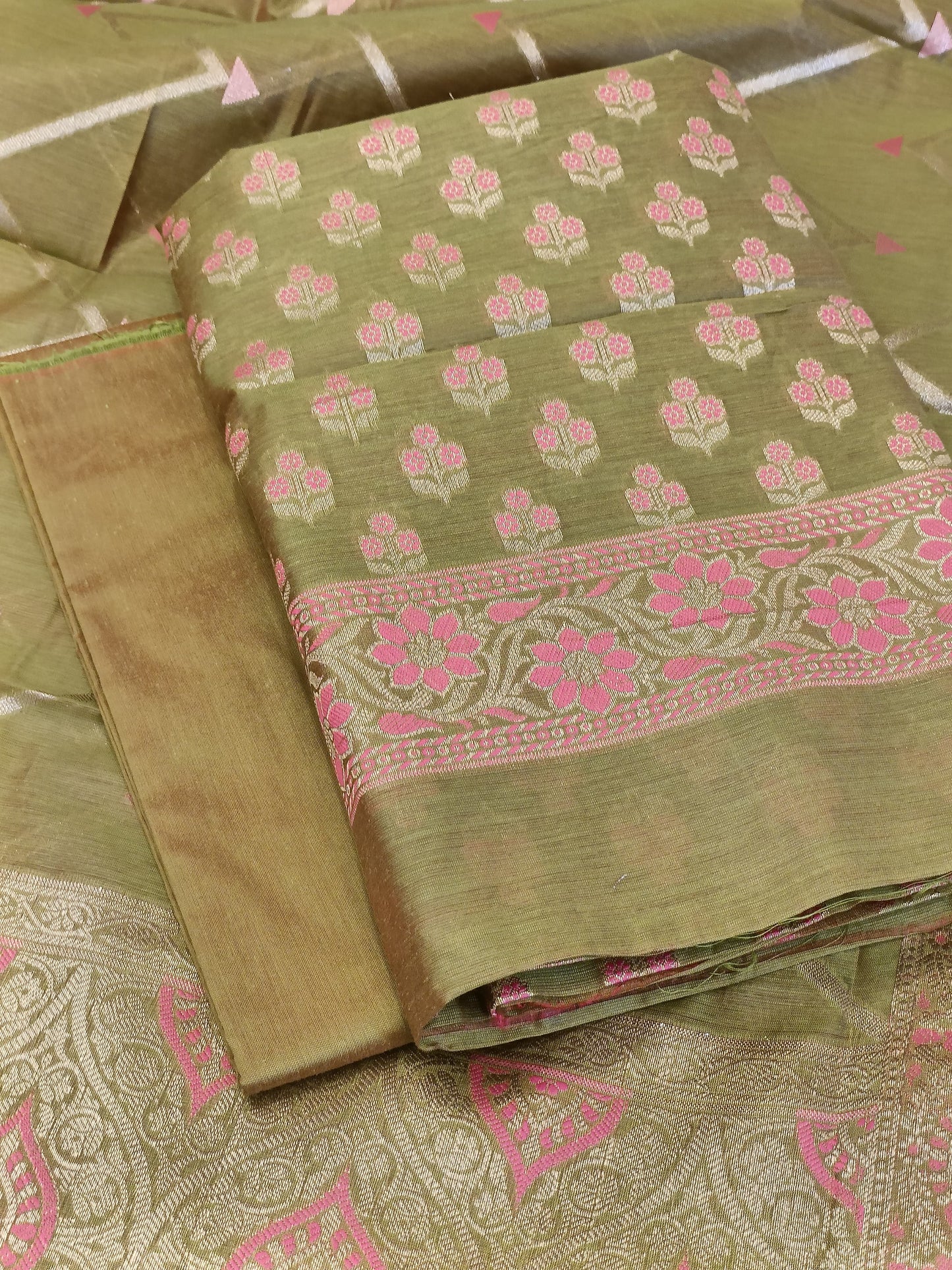 Green Cotton Floral Silver Zari Booti Banarasi Suit with Alfi Jaal Dupatta Banarasi Suit 115SHL_CTN3