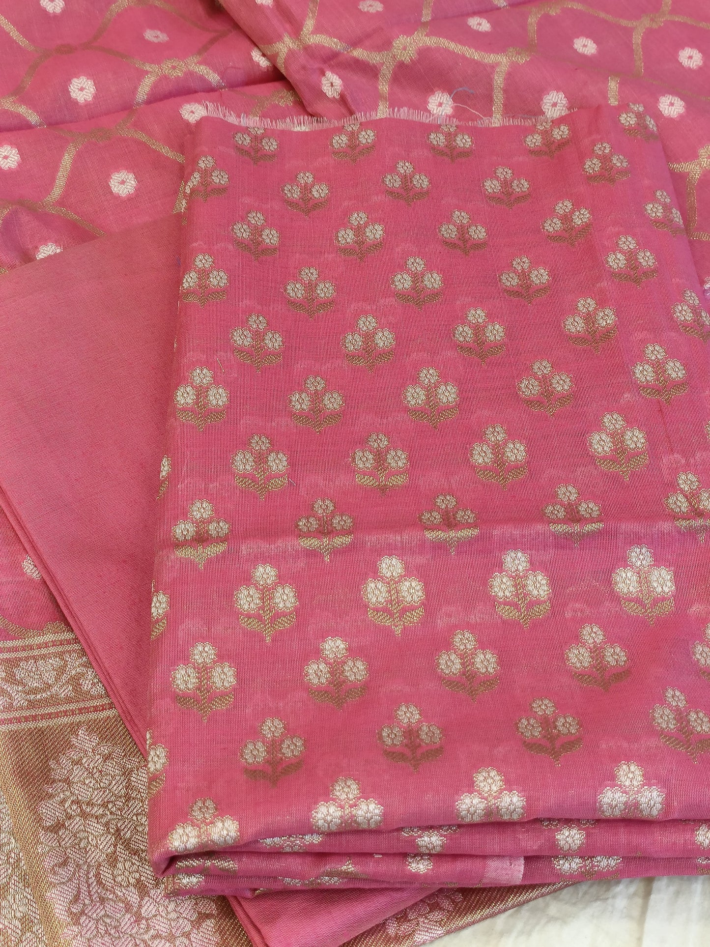 Peach Cotton Floral Silver Zari Booti Banarasi Suit with Alfi Jaal Dupatta Banarasi Suit 115SHL_CTN4