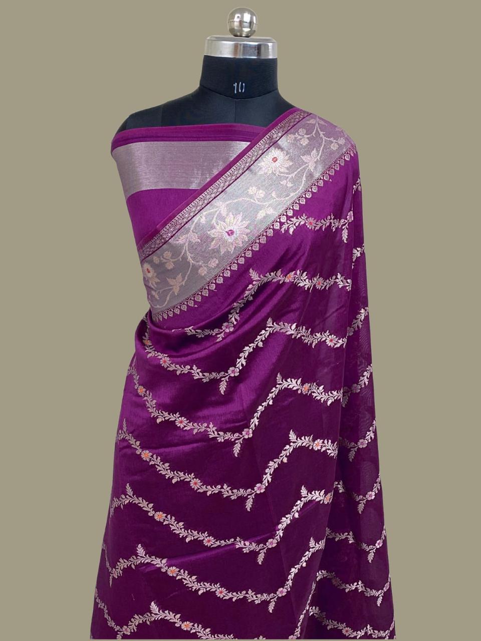 Magenta Semi Chiniya Silk Meenakari Aada Zari Jaal Zari Border Banarasi Saree 115AM_SC4