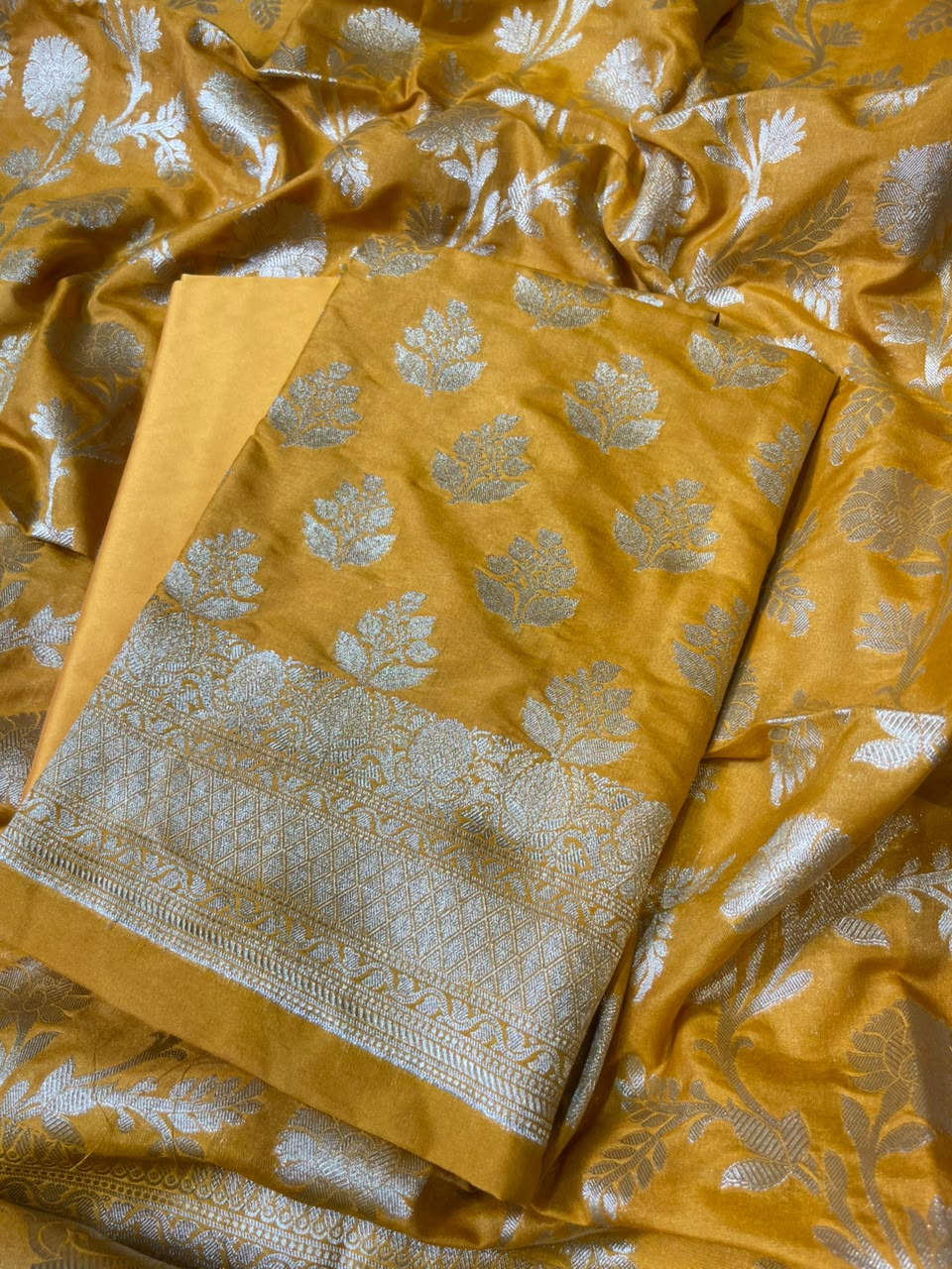 Gold Katan Upada Silk Floral Zari Boota Banarasi Suit with Alfi Zari Jaal Dupatta 125DAN_KU10