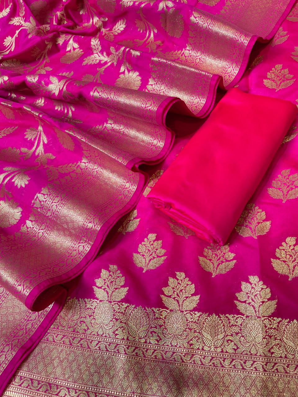 Magenta Katan Upada Silk Floral Zari Boota Banarasi Suit with Alfi Zari Jaal Dupatta 125DAN_KU16