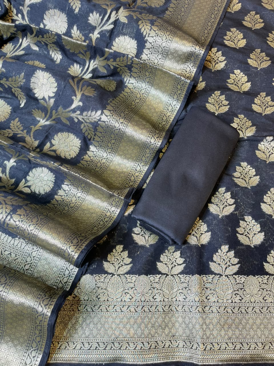 Black Katan Upada Silk Floral Zari Boota Banarasi Suit with Alfi Zari Jaal Dupatta 125DAN_KU8