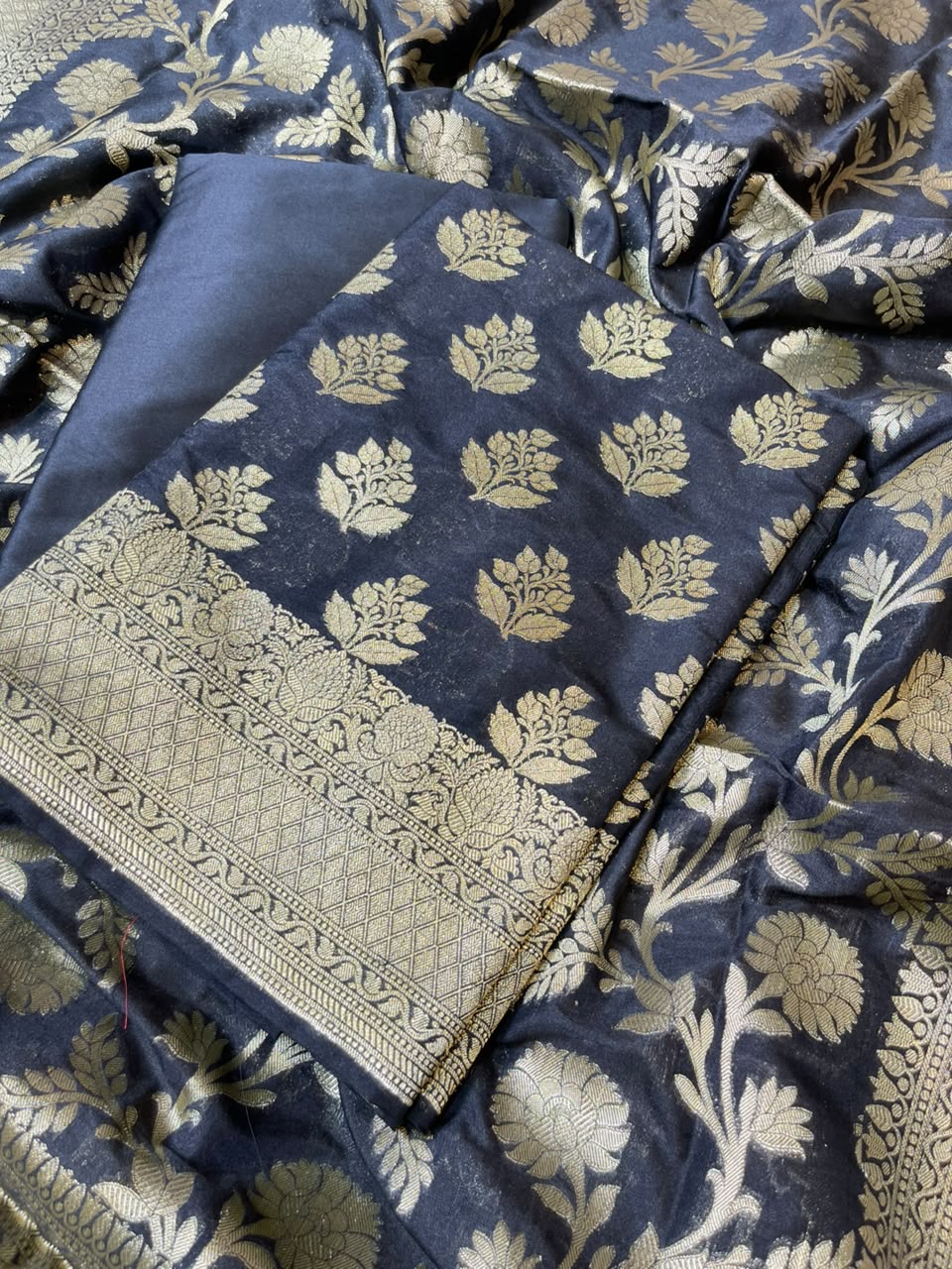 Black Katan Upada Silk Floral Zari Boota Banarasi Suit with Alfi Zari Jaal Dupatta 125DAN_KU8