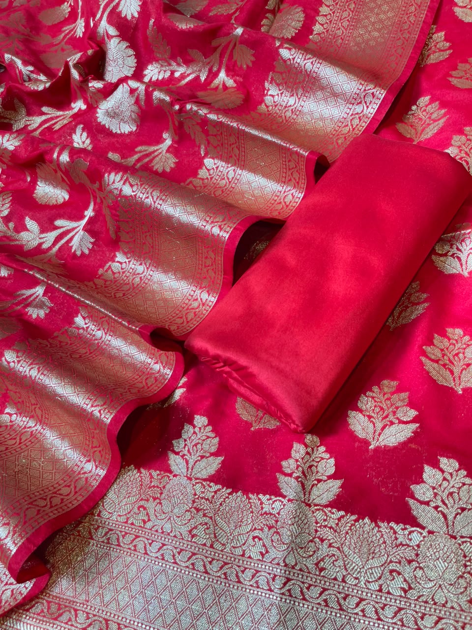 Red Katan Upada Silk Floral Zari Boota Banarasi Suit with Alfi Zari Jaal Dupatta 125DAN_KU9