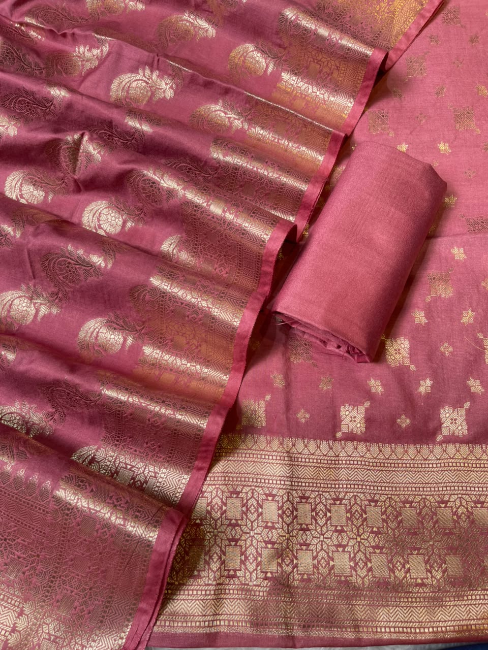 Rose Pink Semi Chiniya Silk Floral Zari Booti Banarasi Suit with Lehriya Jaal Dupatta 125DAN_SC11