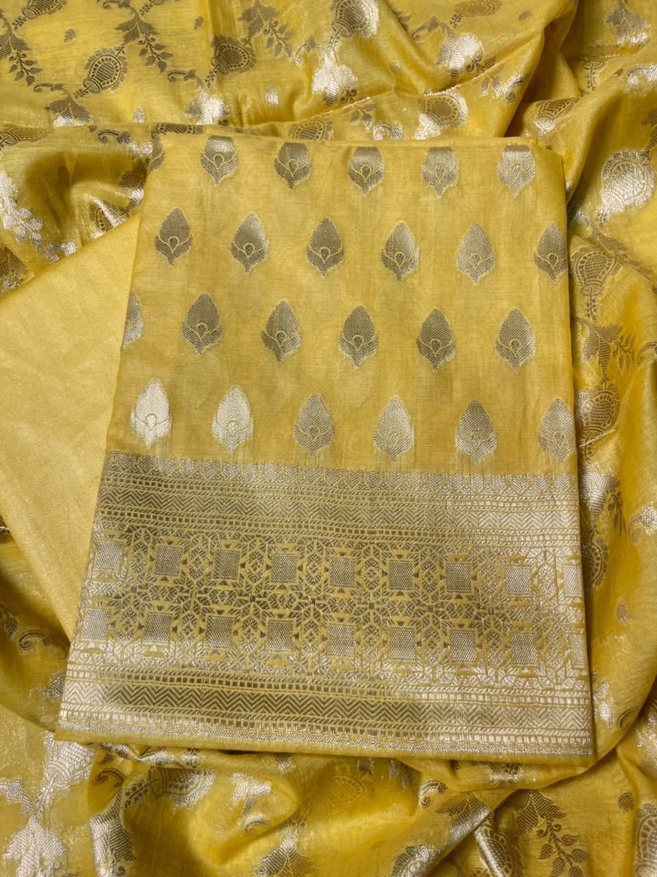 Light Yellow Semi Chiniya Silk Floral Zari Booti Banarasi Suit with Lehriya Jaal Dupatta 125DAN_SC3