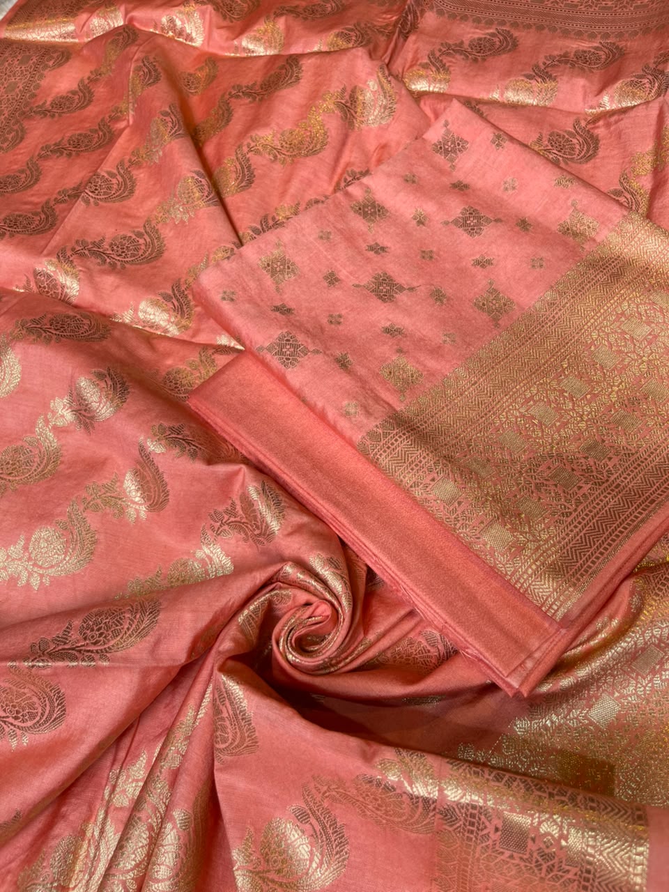 Peach Semi Chiniya Silk Floral Zari Booti Banarasi Suit with Lehriya Jaal Dupatta 125DAN_SC7