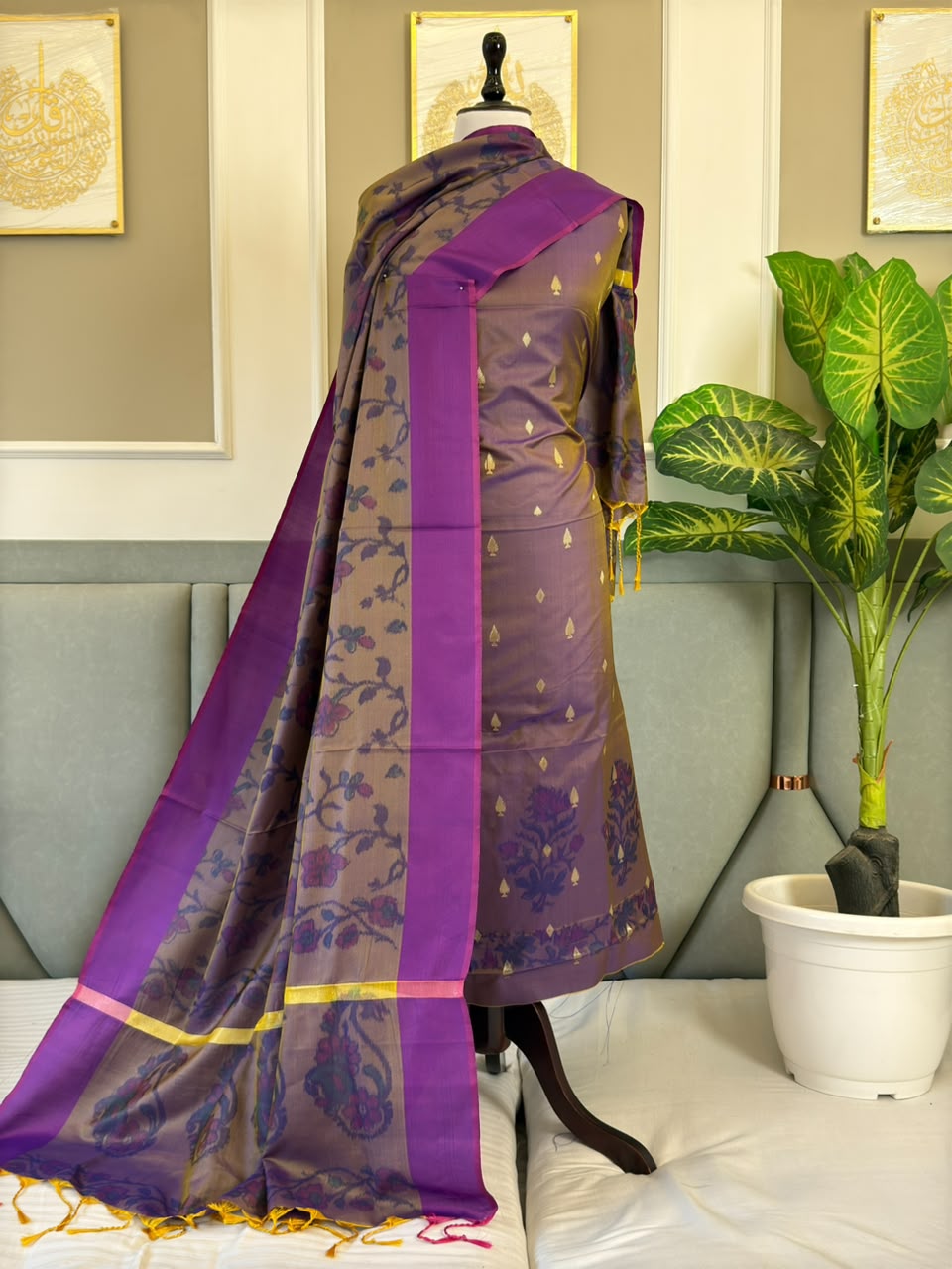Violet Silk Zari Tye Dye Booti Banarasi Suit With Tye Dye Jaal Dupatta 125PNJ_STD2