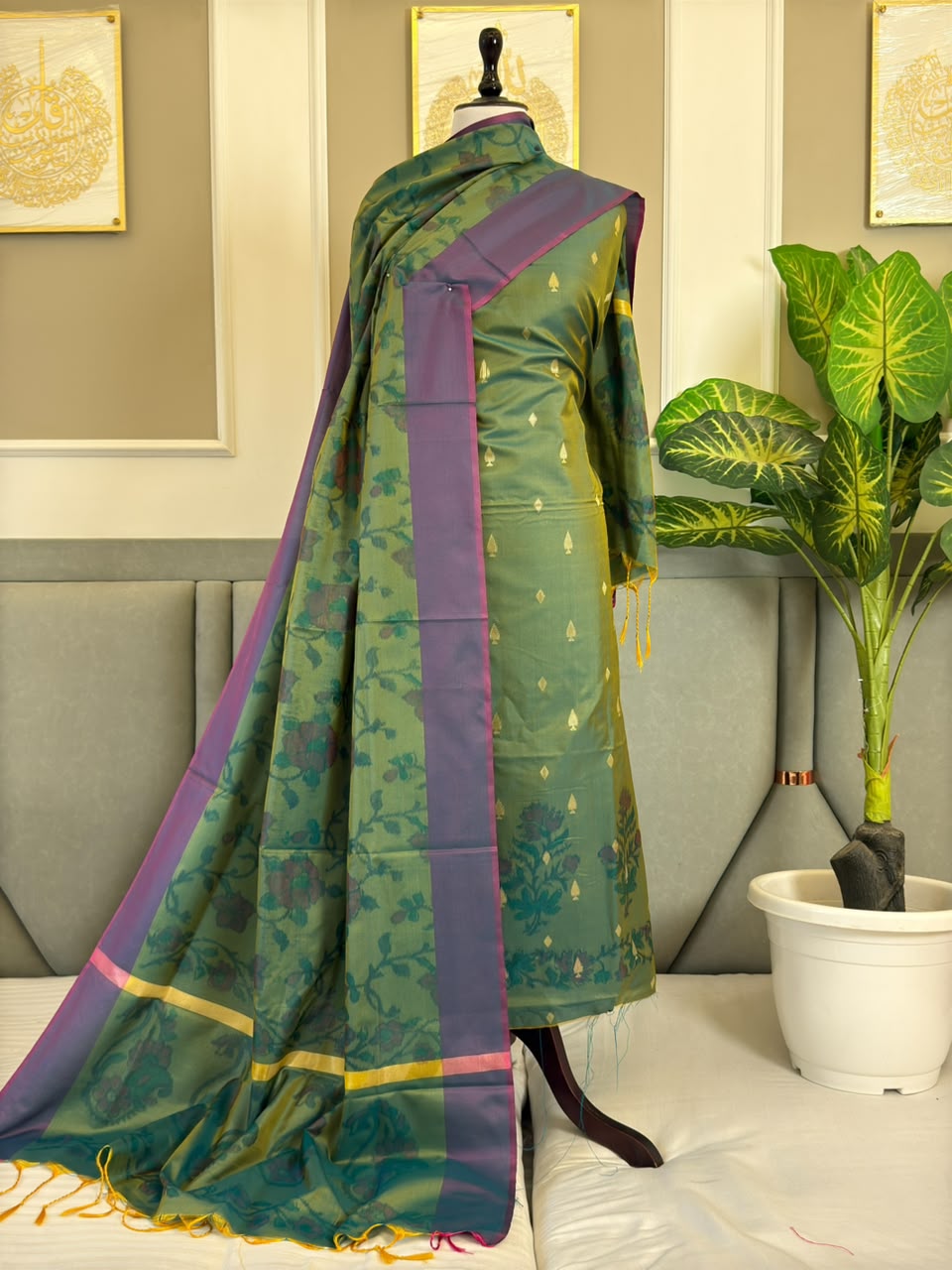 Seagreen Silk Zari Tye Dye Booti Banarasi Suit With Tye Dye Jaal Dupatta 125PNJ_STD5