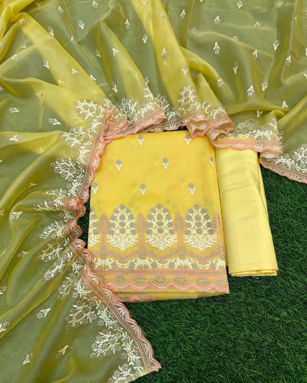 Yellow Tissue Silk Embroidery Resham Booti Banarasi 3 Pcs Suit Set 1300SKL_TE11