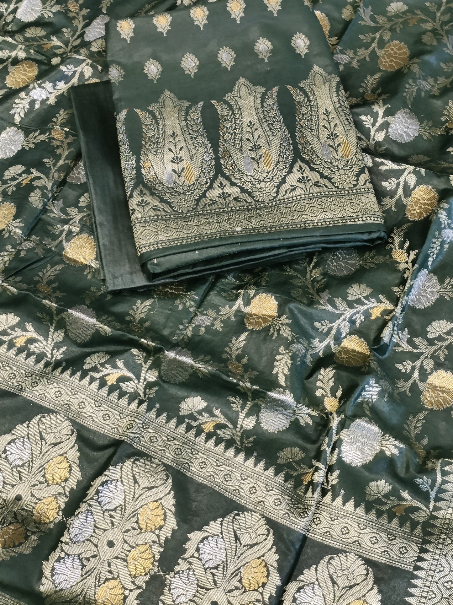 Darkgreen Cotton Dyable Alfi Zari Booti Banarasi Suit with Floral Zari Jaal Banarasi Suit 13SHL_DAS2