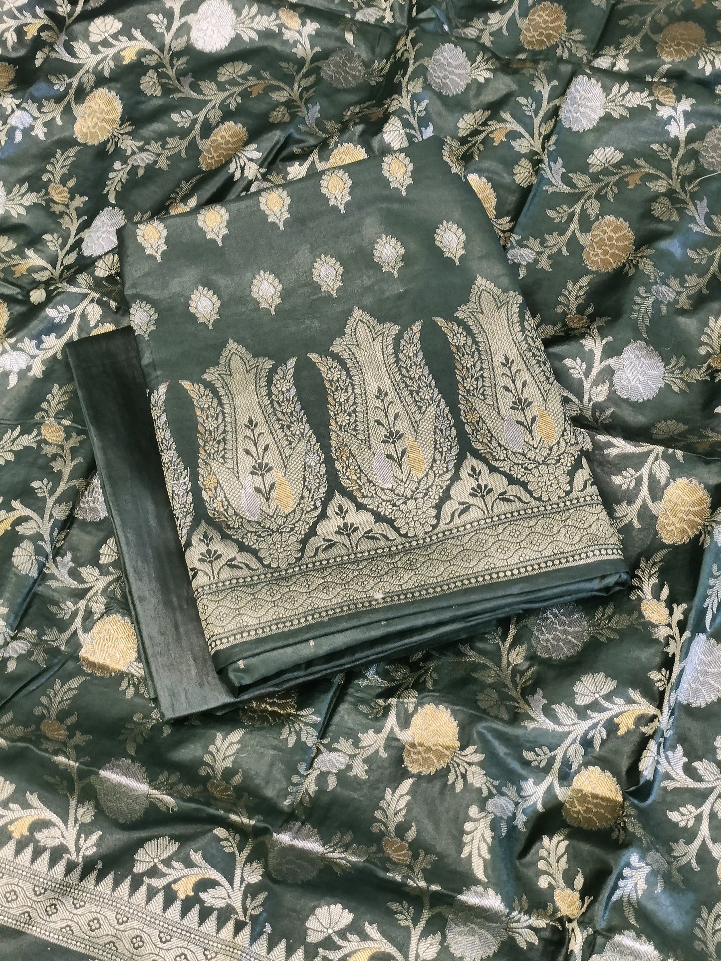 Darkgreen Cotton Dyable Alfi Zari Booti Banarasi Suit with Floral Zari Jaal Banarasi Suit 13SHL_DAS2