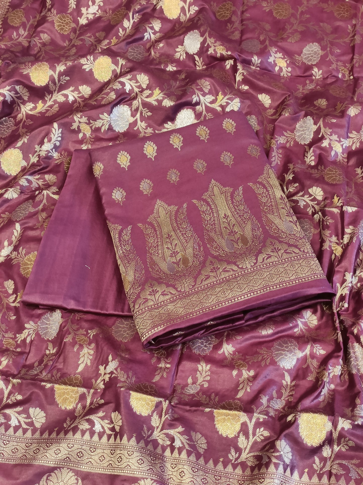 Magenta Cotton Dyable Alfi Zari Booti Banarasi Suit with Floral Zari Jaal Banarasi Suit 13SHL_DAS4