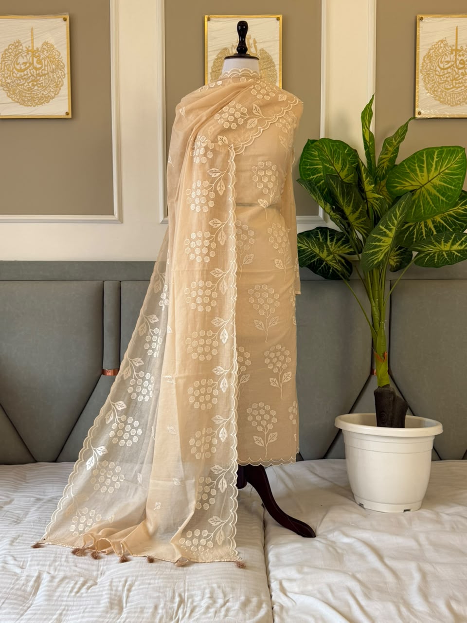 Cream Mal Chanderi Thread Embroidery Boota Banarasi Suit With Embroidered Dupatta 180PNJ_MLE9