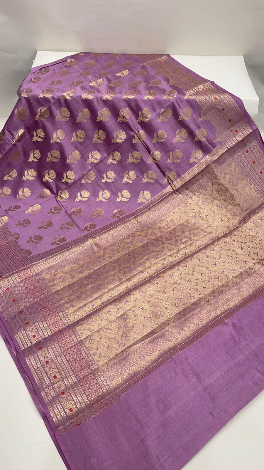 Royal Elegance: Faishana's Exquisite Light Purple Pure Chiniya Silk Gold Floral Zari Booti with Minakari Border & Purple Blouse