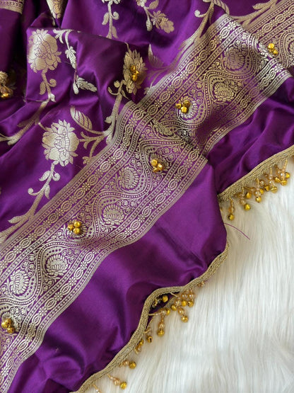 Lavander Silk Zari Booti With Ghungroo And Lace Work Banarasi Suit 220PNJ_SG2