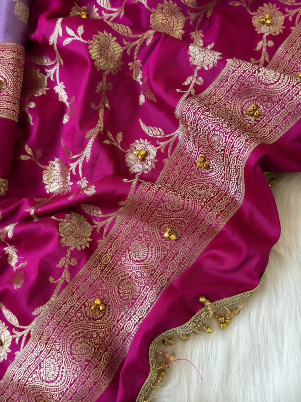 Light Purple Silk Zari Booti With Ghungroo And Lace Work Banarasi Suit 220PNJ_SG4