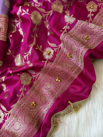 Light Purple Silk Zari Booti With Ghungroo And Lace Work Banarasi Suit 220PNJ_SG4