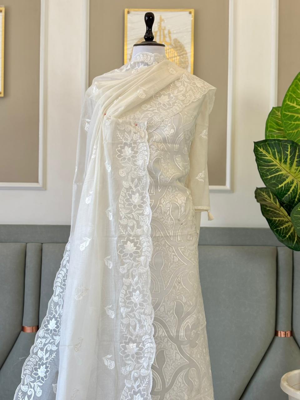 Off White Mal Chanderi Thread Embroidery Applique Jaal Banarasi Suit With Thread Embroidery Dupatta 225PNJ_MLA3
