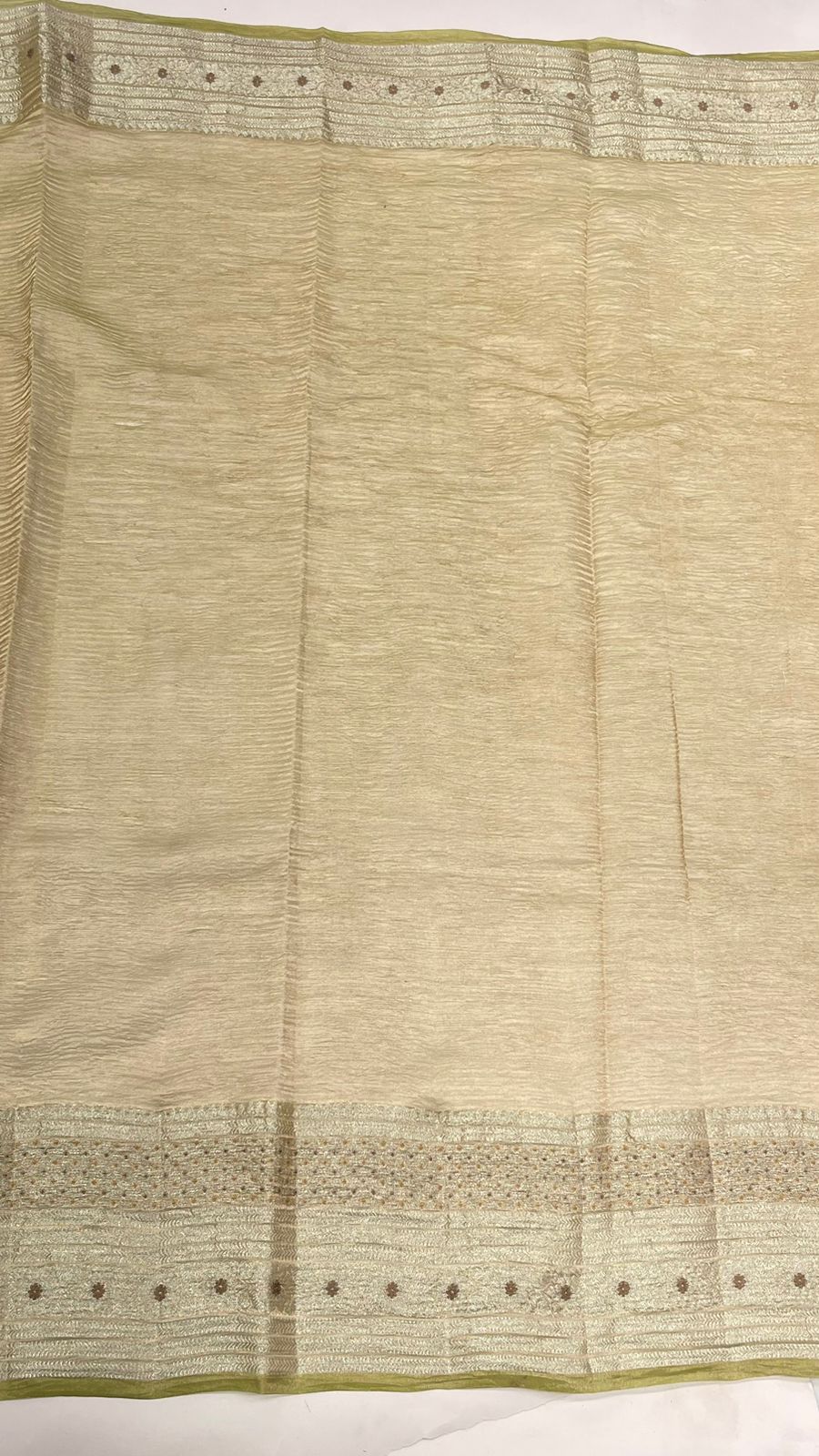 Unveils Elegance: Faishana Pure Silk Handloom Olive Green Crushed Tissue Zari Floral Booti Saree, Adorned with Banarasi Zari Border & Matching Blouse Piece