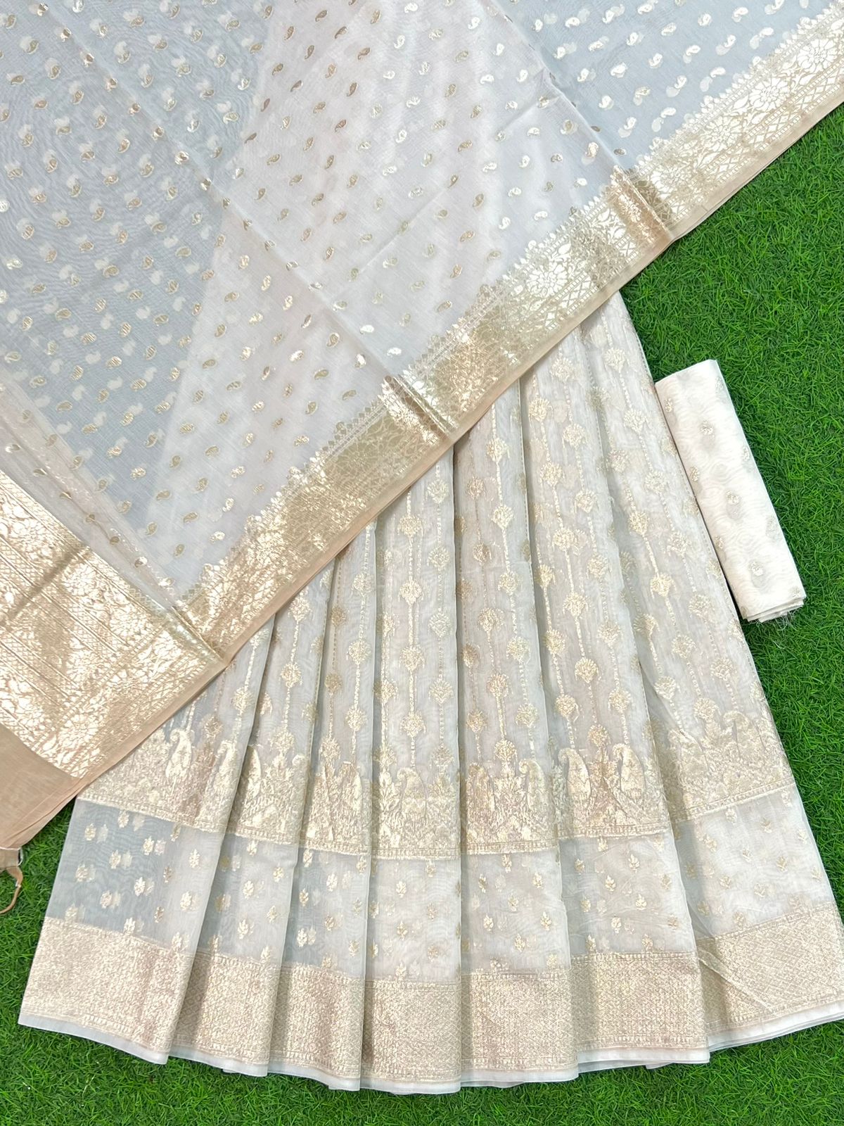 Off-White Chanderi Lorex Zari Lehenga And Floral Booti Blouse With Beige Border Dupatta 250PNJ_LNG19