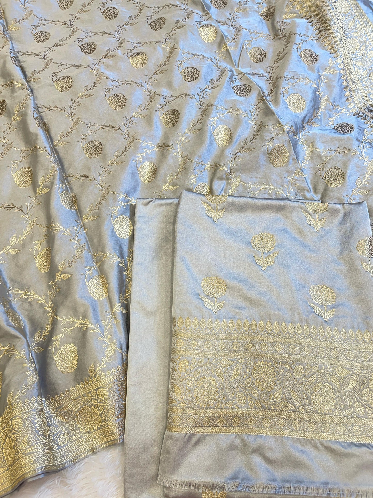 Grey Premium Handloom Mashru Silk Floral Zari Booti with Zari Jaal Dupatta Handloom Banarasi 3 pcs Suit Set 3000AJ_MSR15
