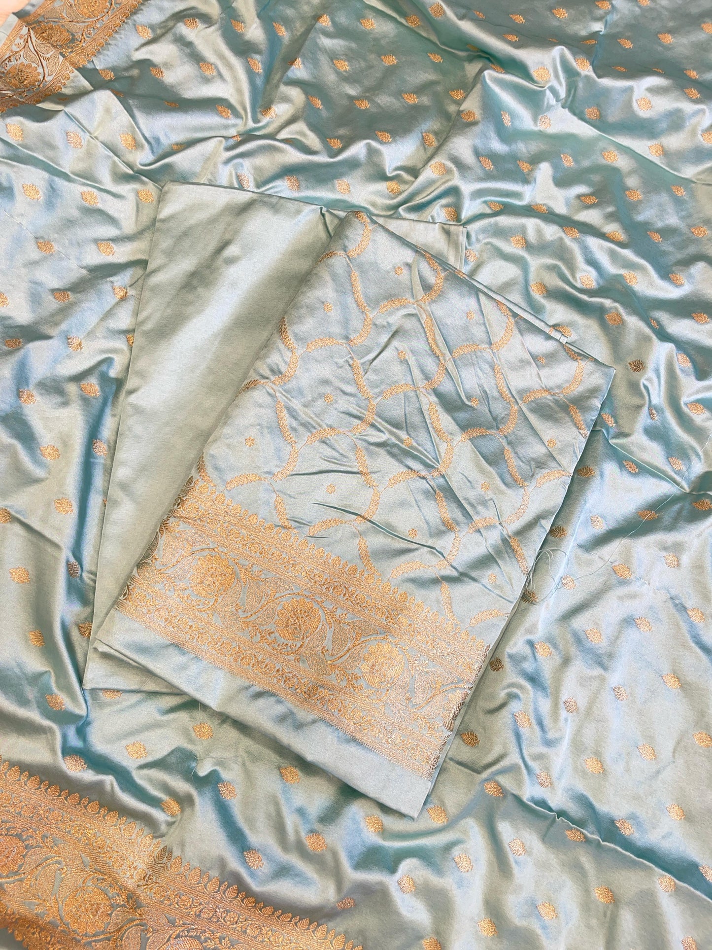 Seagreen Premium Handloom Mashru Silk Floral Zari Booti with Zari Jaal Dupatta Handloom Banarasi 3 pcs Suit Set 3000AJ_MSR9