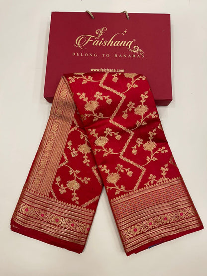 Ravishing Elegance: Faishana's Pure Silk Handloom Red Pure Chiniya Silk Tilfi Zari Jaal Zig-Zag with Minakari Zari Border &amp; Red Blouse Piece