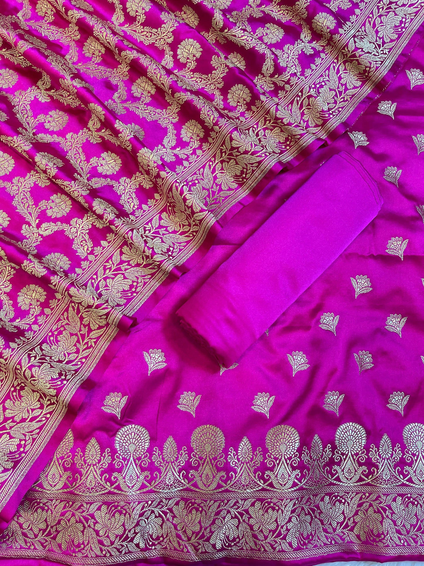 Magenta Premium Handloom Plain Floral Zari Dyable Booti Banarasi Suit 30AJ_MSR27
