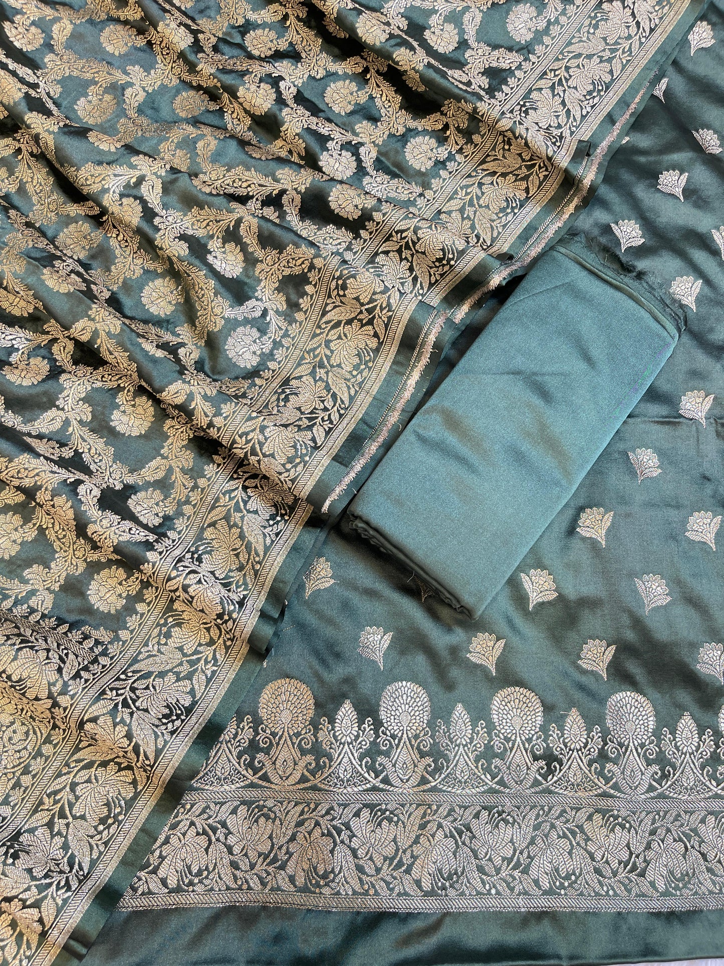 Seagreen Premium Handloom Plain Floral Zari Dyable Booti Banarasi Suit 30AJ_MSR33