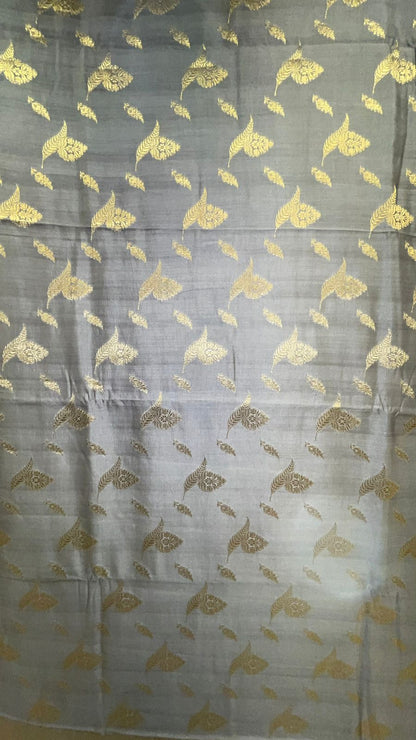 Exquisite Elegance: Faishana's Pure Silk Handloom Grey Chiniya Silk with Gold Zari Floral Booti & Grey Blouse