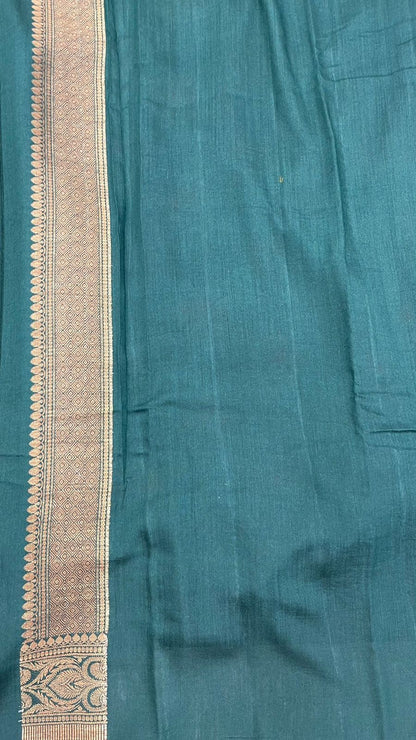 Emerald Elegance: Faishana Pure Silk Handloom Dark Green Munga Silk Minakari Zari Boota Banarasi Saree paired with Dark Green Blouse