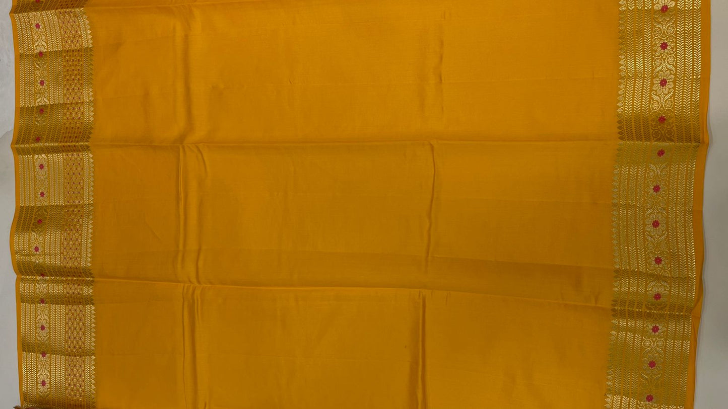 Golden Elegance: Faishana's Exquisite Pure Silk Handloom Gold Chiniya Silk Zari Tilfi Jaal Zig-Zag Saree with Minakari Zari Border and Gold Blouse