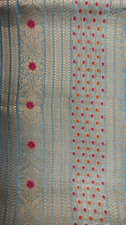 Seamless Elegance: Faishana's Exquisite Seagreen Chiniya Silk Gold Floral Zari Booti and Minakari Zari Border Saree