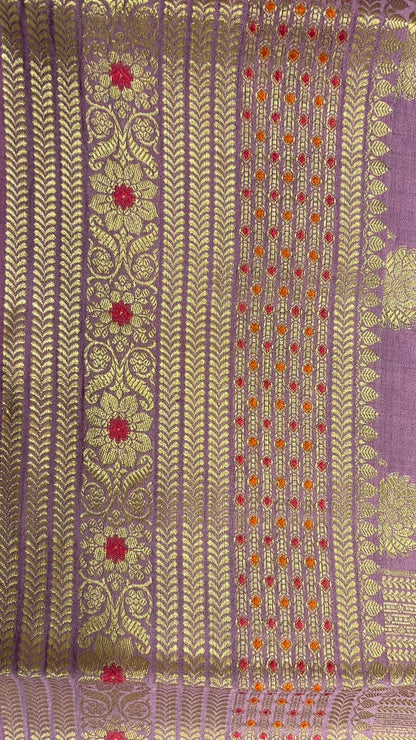 Royal Elegance: Faishana's Exquisite Light Purple Pure Chiniya Silk Gold Floral Zari Booti with Minakari Border & Purple Blouse
