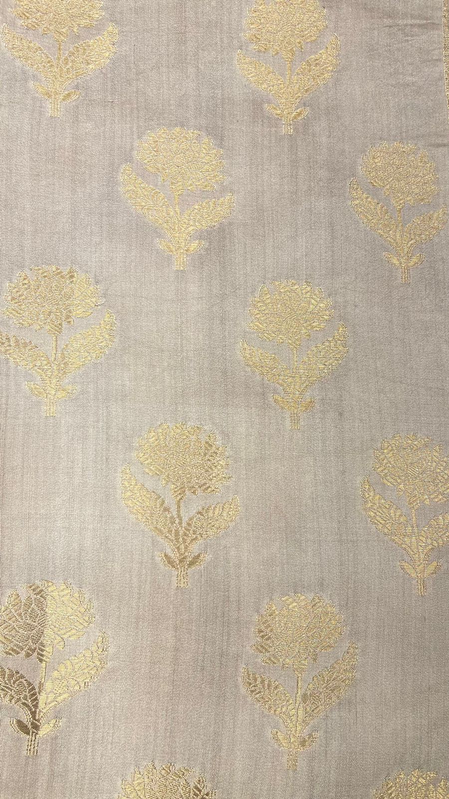 Exquisite Elegance: Faishana Pure Silk Handloom Grey Chiniya Silk Gold Floral Zari Booti with Minakari Border & Grey Blouse