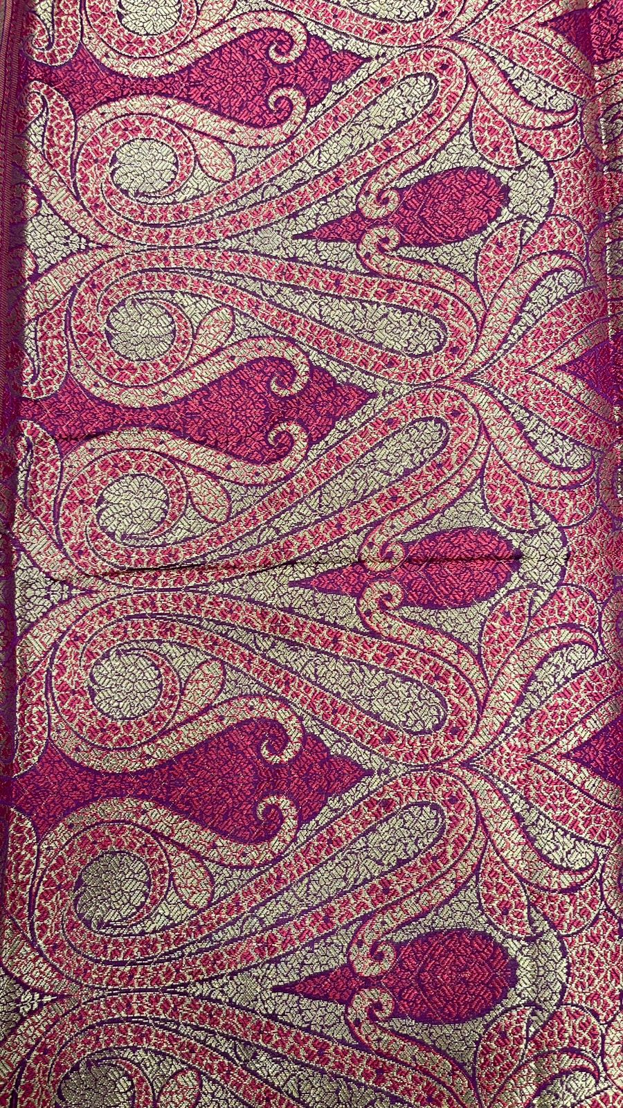 Regal Elegance: Faishana's Pure Silk Handloom Purple Chiniya Silk with Gold Zari Booti Tilfi Anchal and Tilfi Zari Border Paired with Exquisite Purple Blouse Piece