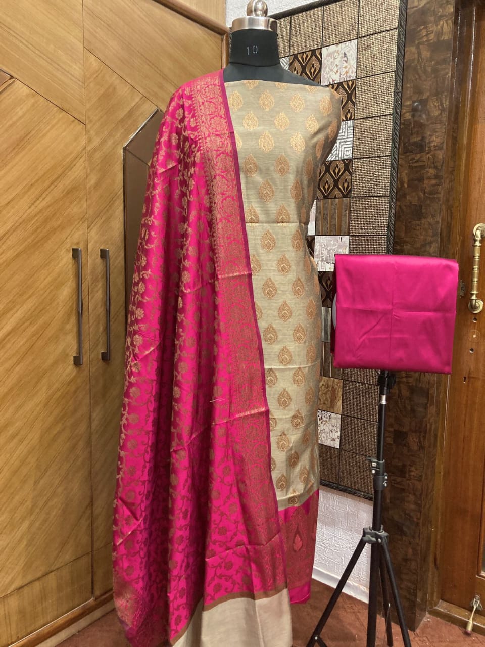 Tussar Cotton weave Zari Booti Contrast Magenta Border Banarasi Suit 600SKL_CT8