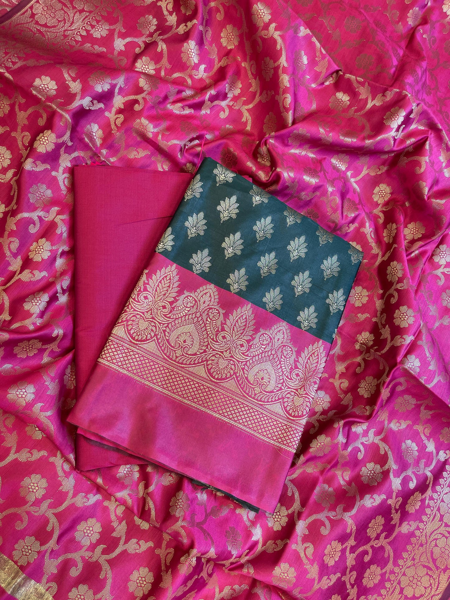 Darkgreen Art Silk Floral Zari Chunri Booti Contrast Banarasi Suit with Magenta Dupatta 625AJ_TPT34