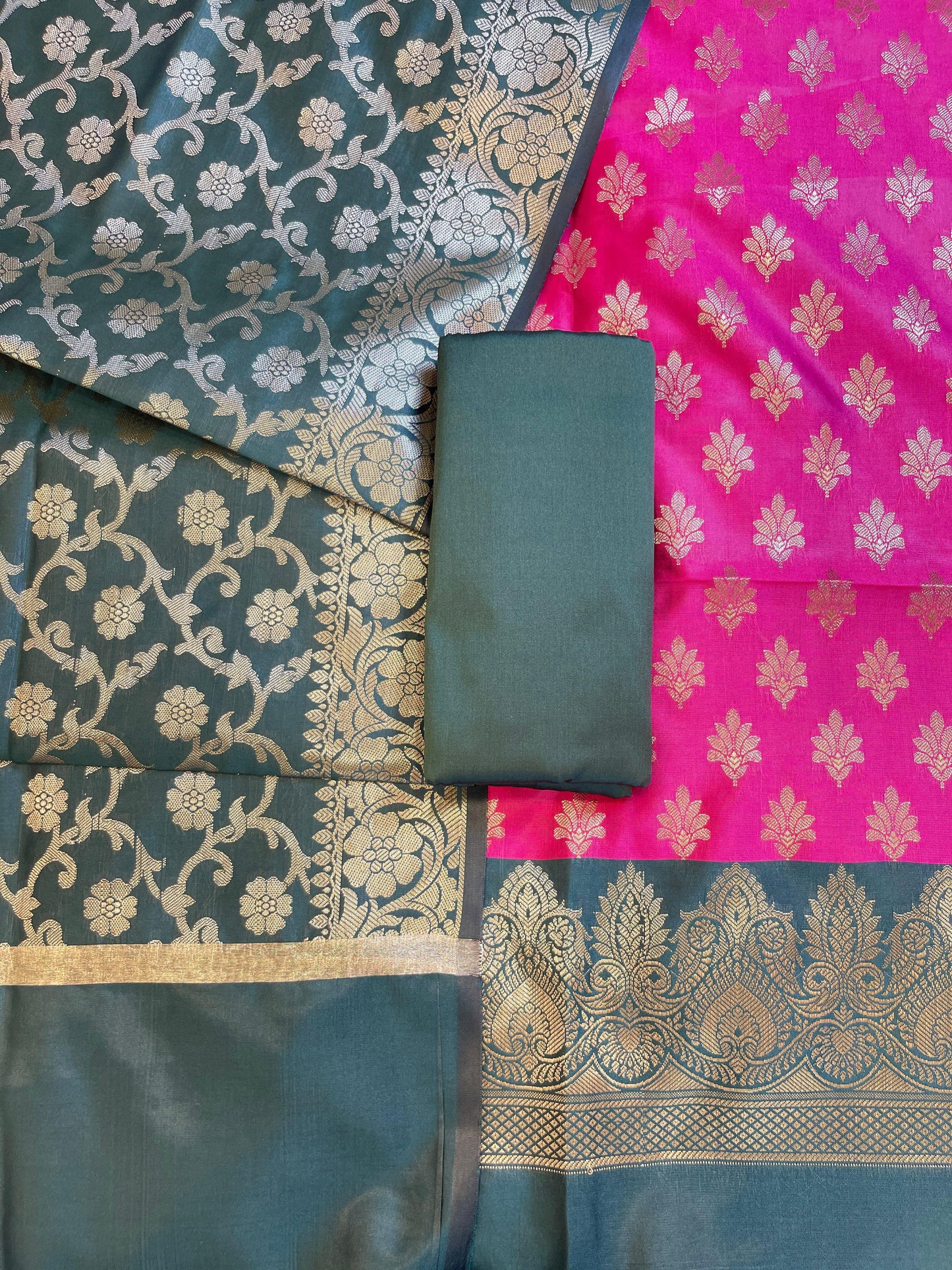 Magenta Art Silk Floral Zari Chunri Booti Contrast Banarasi Suit with Darkgreen Dupatta 625AJ_TPT35