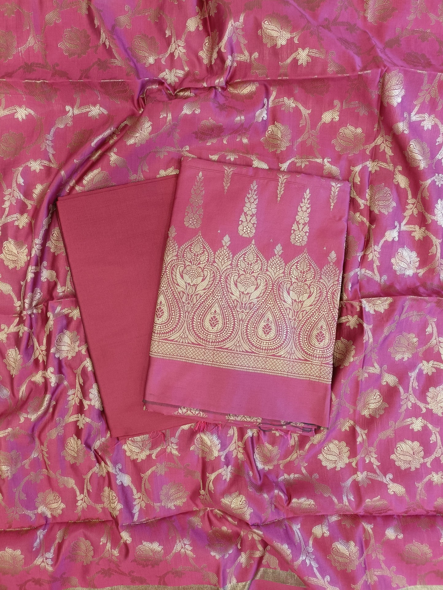 Magenta Tapeta Silk Floral Dual Zari Booti with Zari Jaal Dupatta Banarasi Suit  625AJ_TPT78