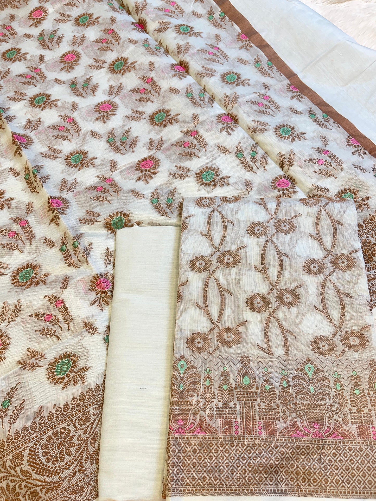 Cream Cotton Resham Zari Floral Jaal Banarasi Suit 625SHL_CT2